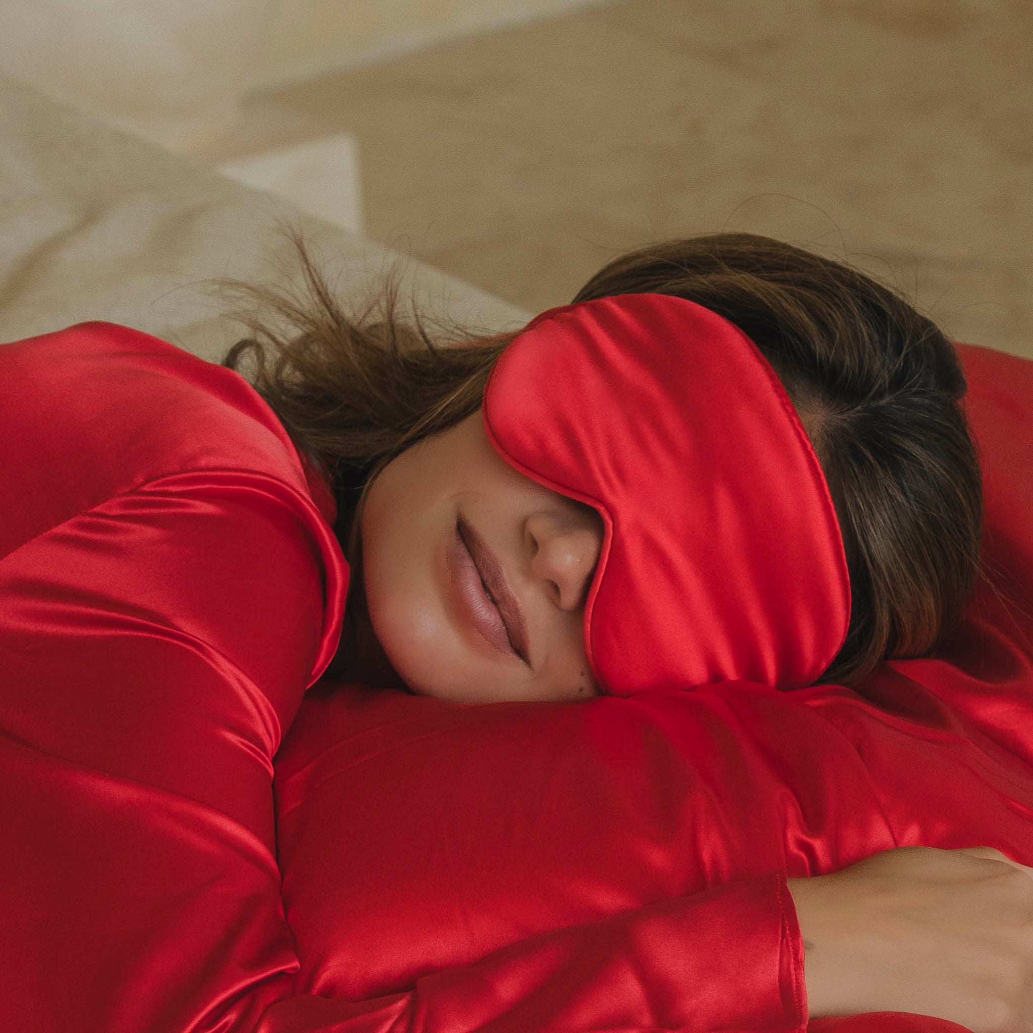 Nighty-Night Beauty Silk Sleep Mask Lashes Contour