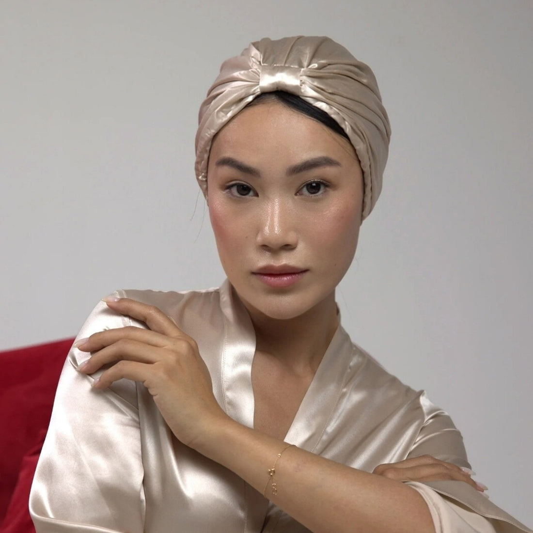 high-quality-luxury-silk-bonnet-beige-haircare-Nighty-Night-Beauty