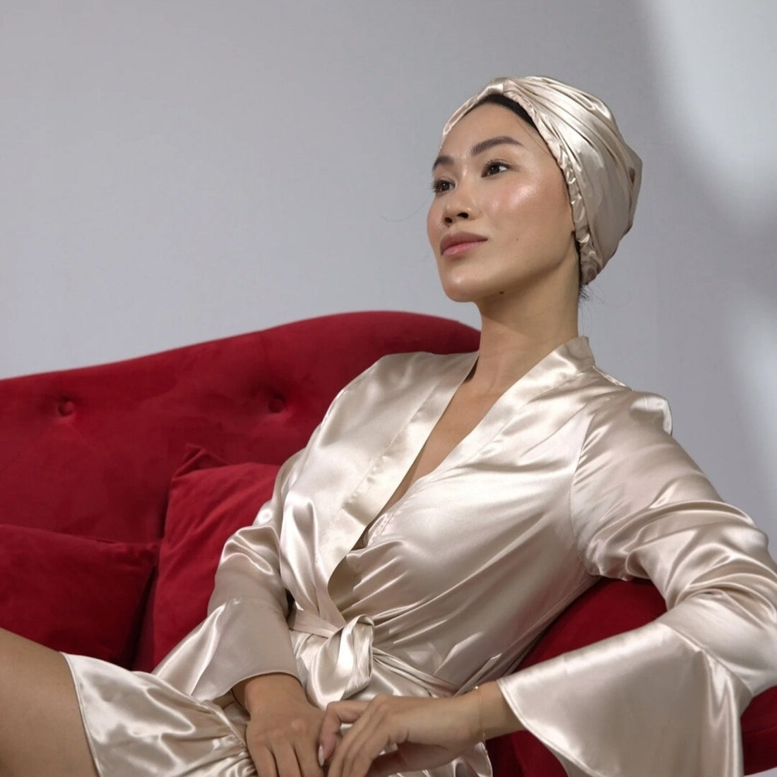 high-quality-luxury-silk-bonnet-beige-haircare-Nighty-Night-Beauty